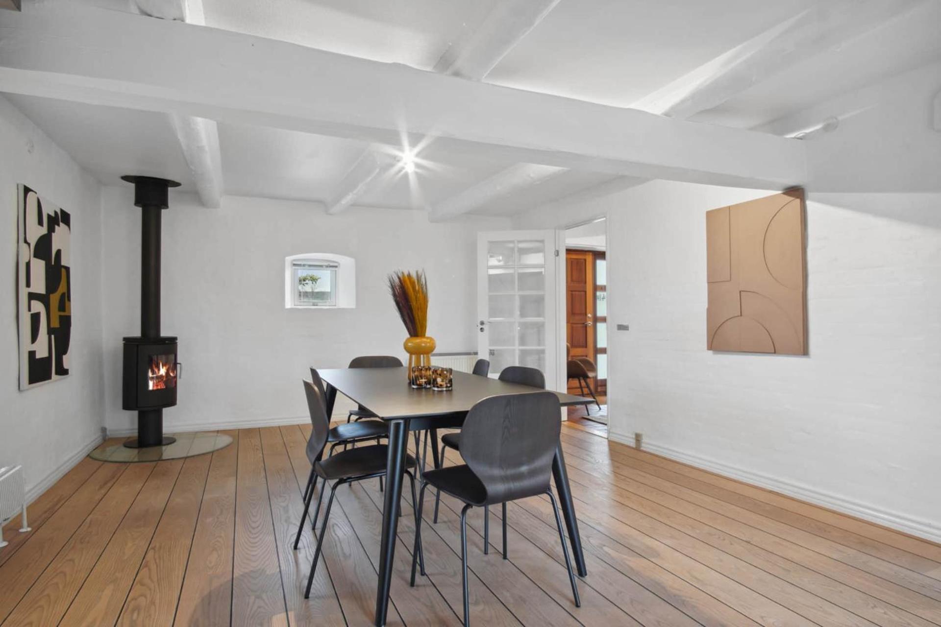 Feriehus Stilfuld Lejlighed Med Pejs *